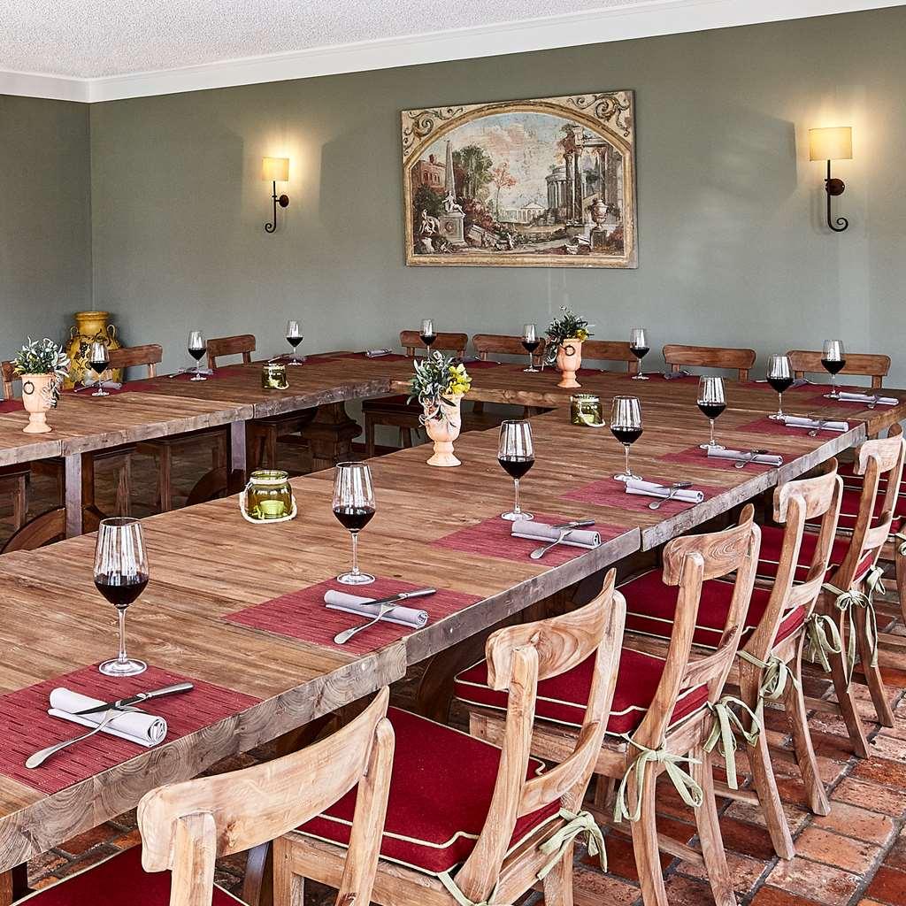 Althoff Hotel Fuerstenhof Celle Facilities photo The dining room at the Château de Chaumont