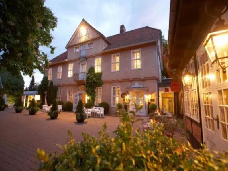 Althoff Hotel Fuerstenhof Celle Exterior photo The main building of the hotel