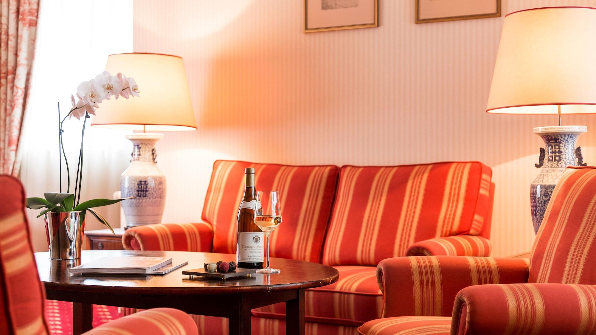 Althoff Hotel Fuerstenhof Celle Exterior photo A living room in a hotel