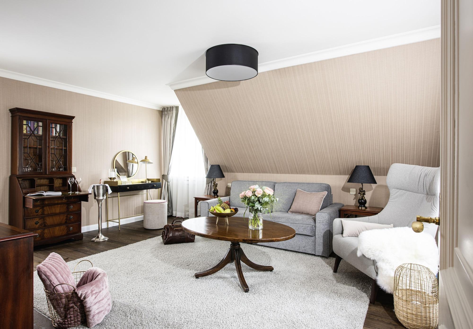 Althoff Hotel Fuerstenhof Celle Exterior photo A living room