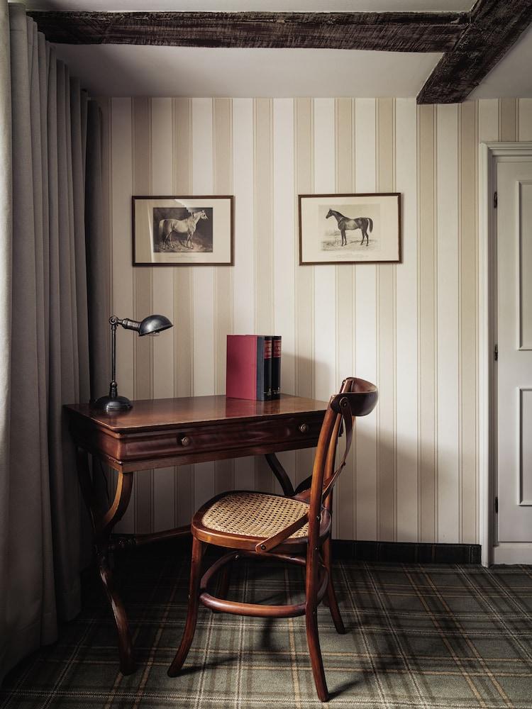 Althoff Hotel Fuerstenhof Celle Exterior photo A room at the hotel