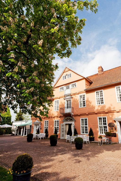 Althoff Hotel Fuerstenhof Celle Exterior photo The former town hall of the village of Eutin