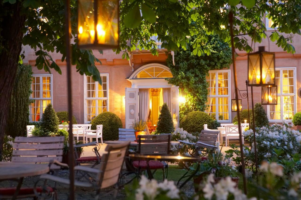 Althoff Hotel Fuerstenhof Celle Exterior photo The hotel's garden